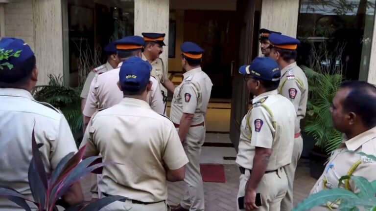 mumbai-police-1-1747371059.jpg