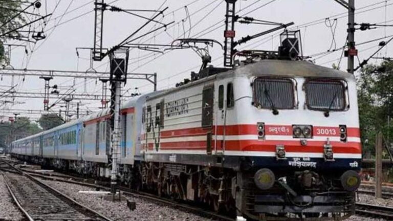 train-4-1746945353.jpg