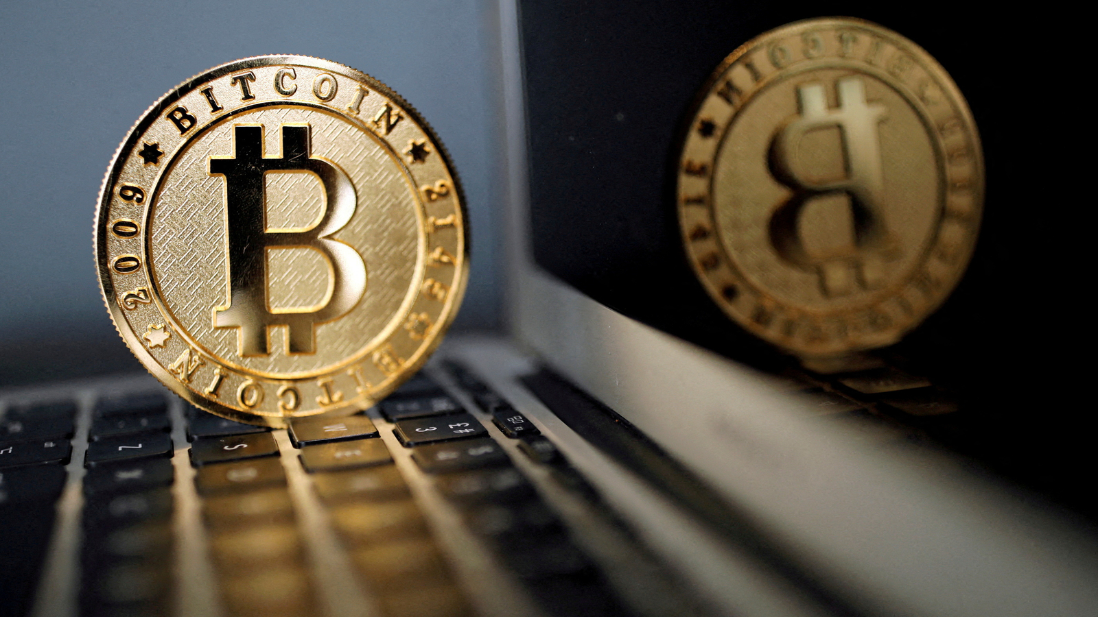 Bitcoin slides below $ 100,000 after US attacks on Iranian nuclear sites